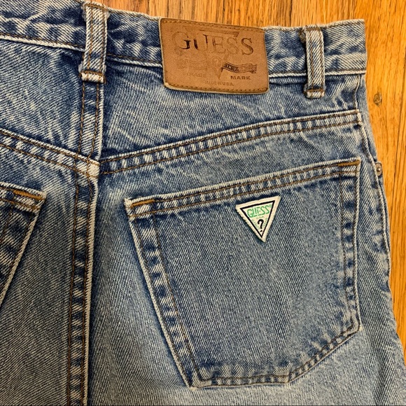 GUESS | vintage denim shorts - Picture 3 of 4